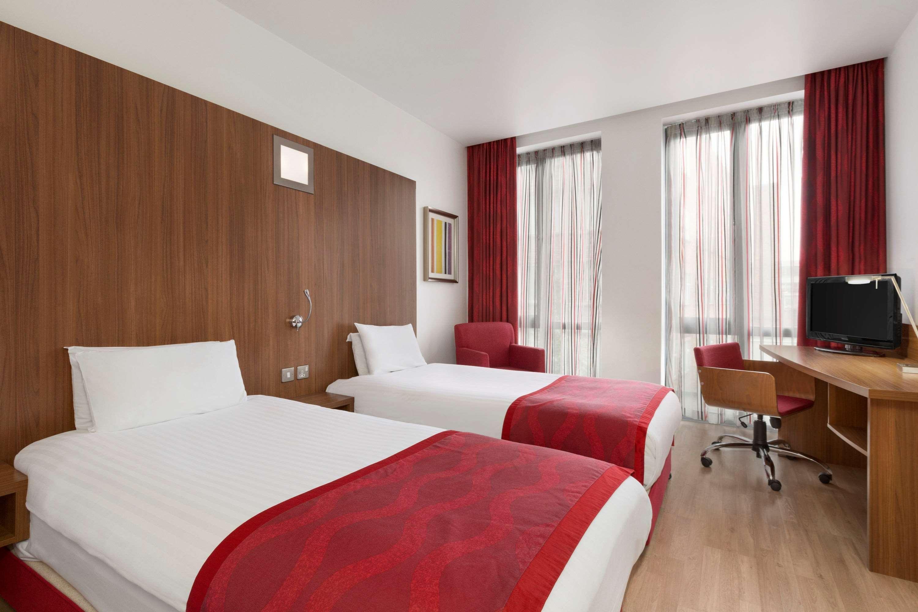 รามาดา อองคอร์ บาย วินด์แฮม เลสเตอร์ ซิตี้เซ็นเตอร์ Hotel ภายนอก รูปภาพ
